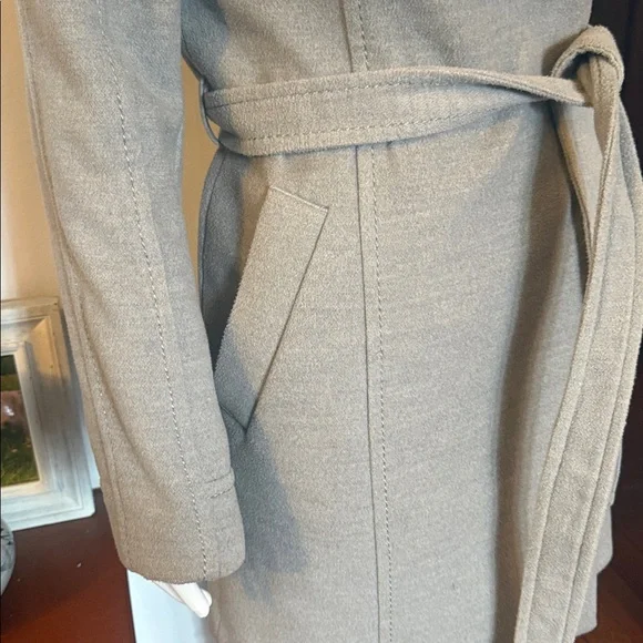 H&M size 8, heavy!!! Elegant Women's Belted Coat - Picture 4 of 9